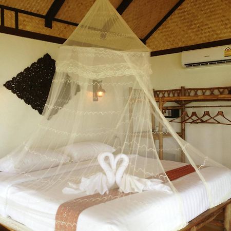 Nautilus Right On The Beach Resort Koh Lanta Bagian luar foto