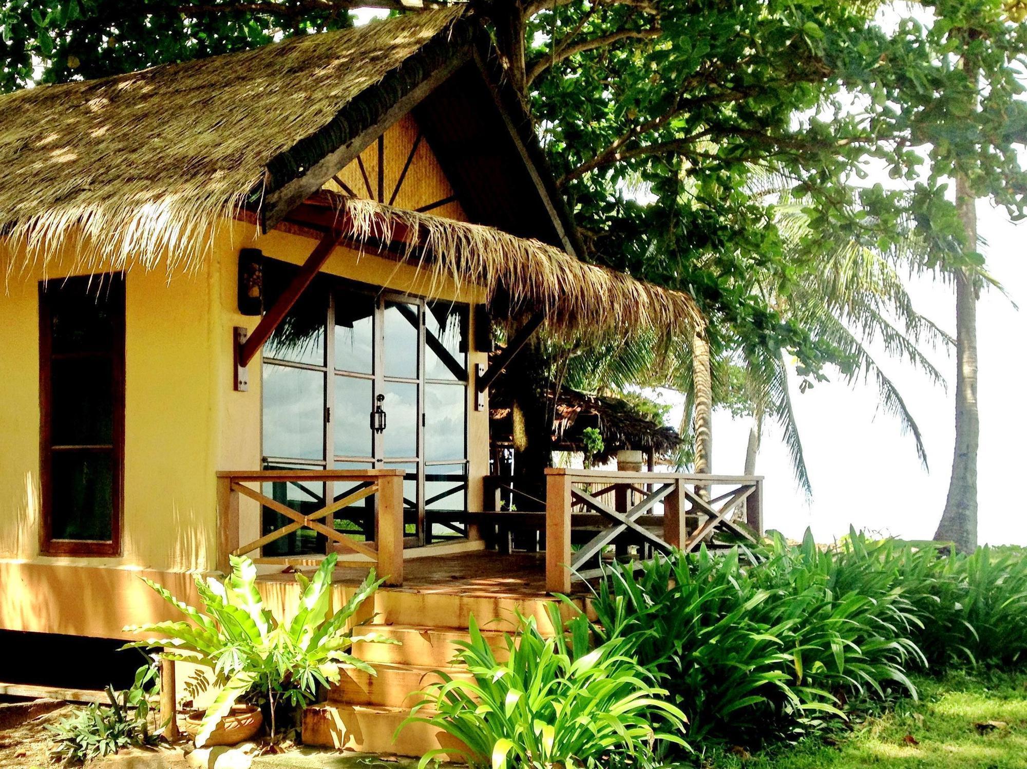Nautilus Right On The Beach Resort Koh Lanta Bagian luar foto